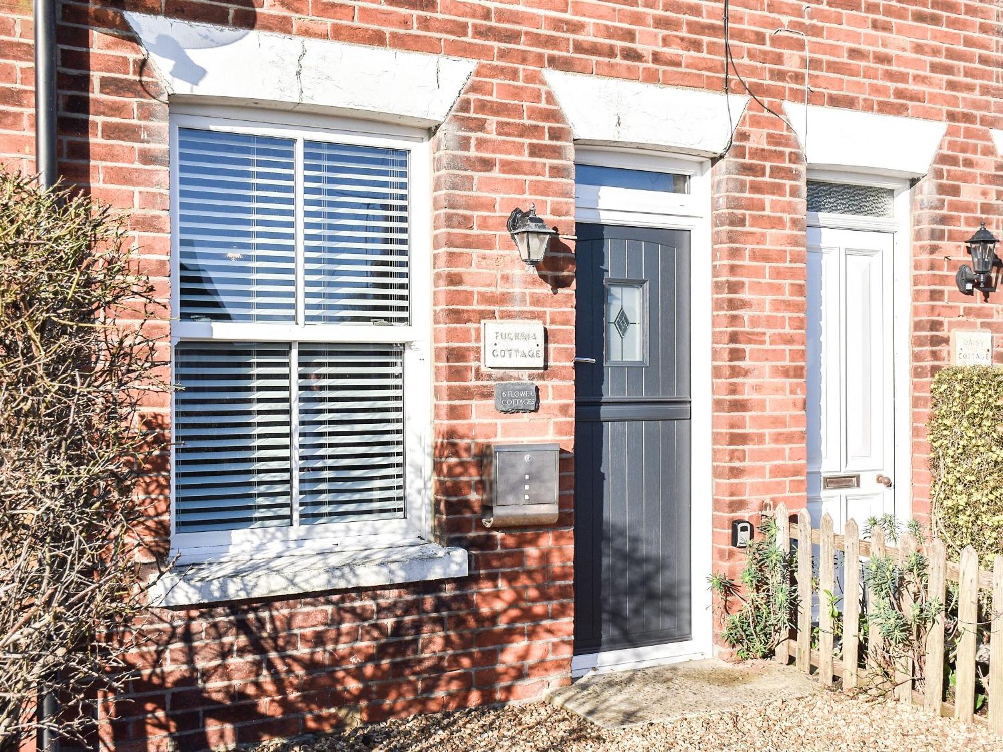Fuchsia Cottage Sea Palling Exterior photo